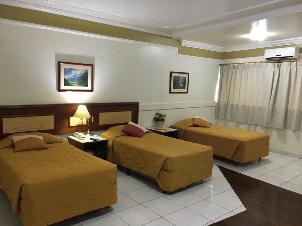 Tamareiras Park Hotel อูเบราบา ภายนอก รูปภาพ