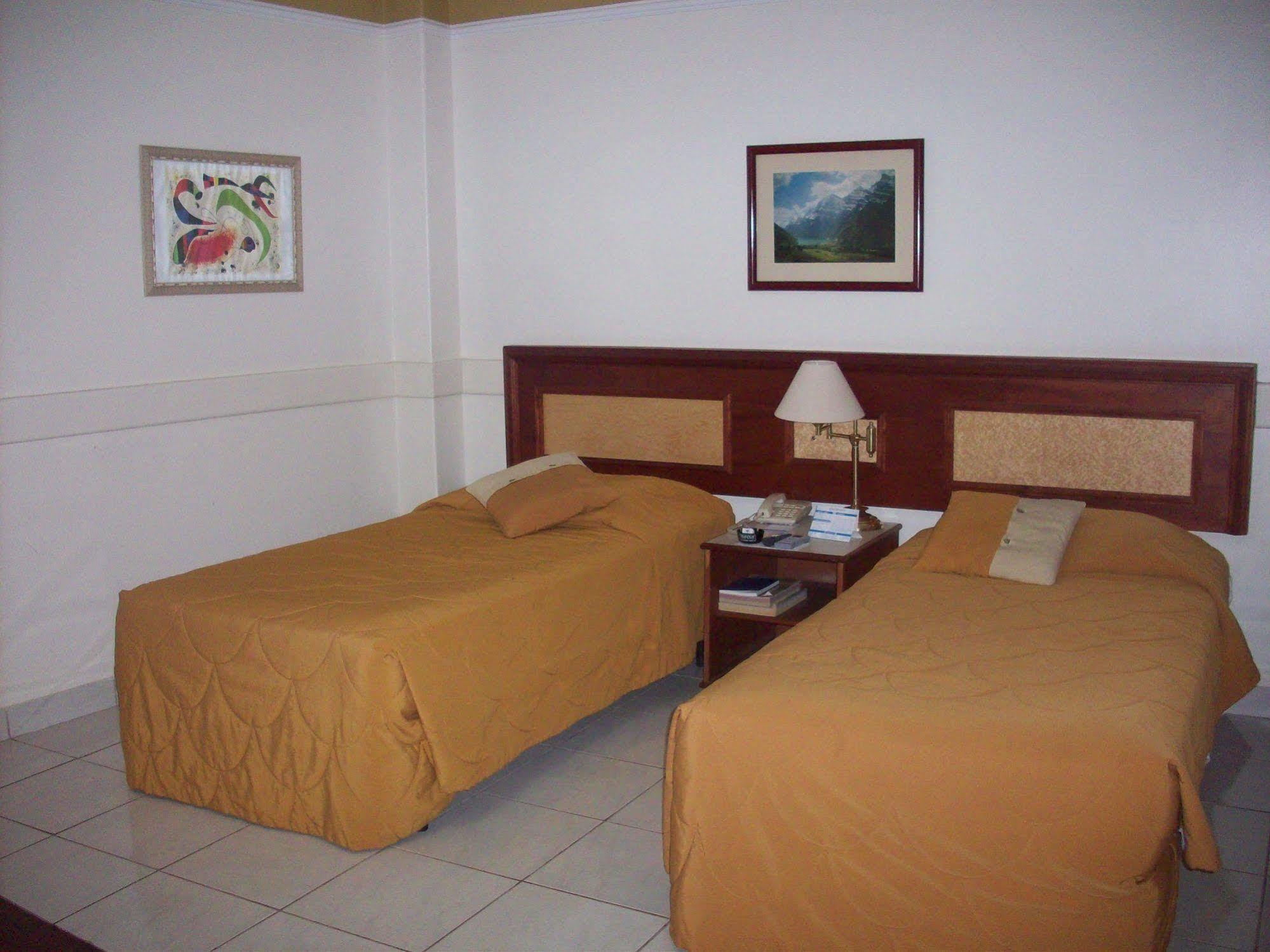 Tamareiras Park Hotel อูเบราบา ภายนอก รูปภาพ