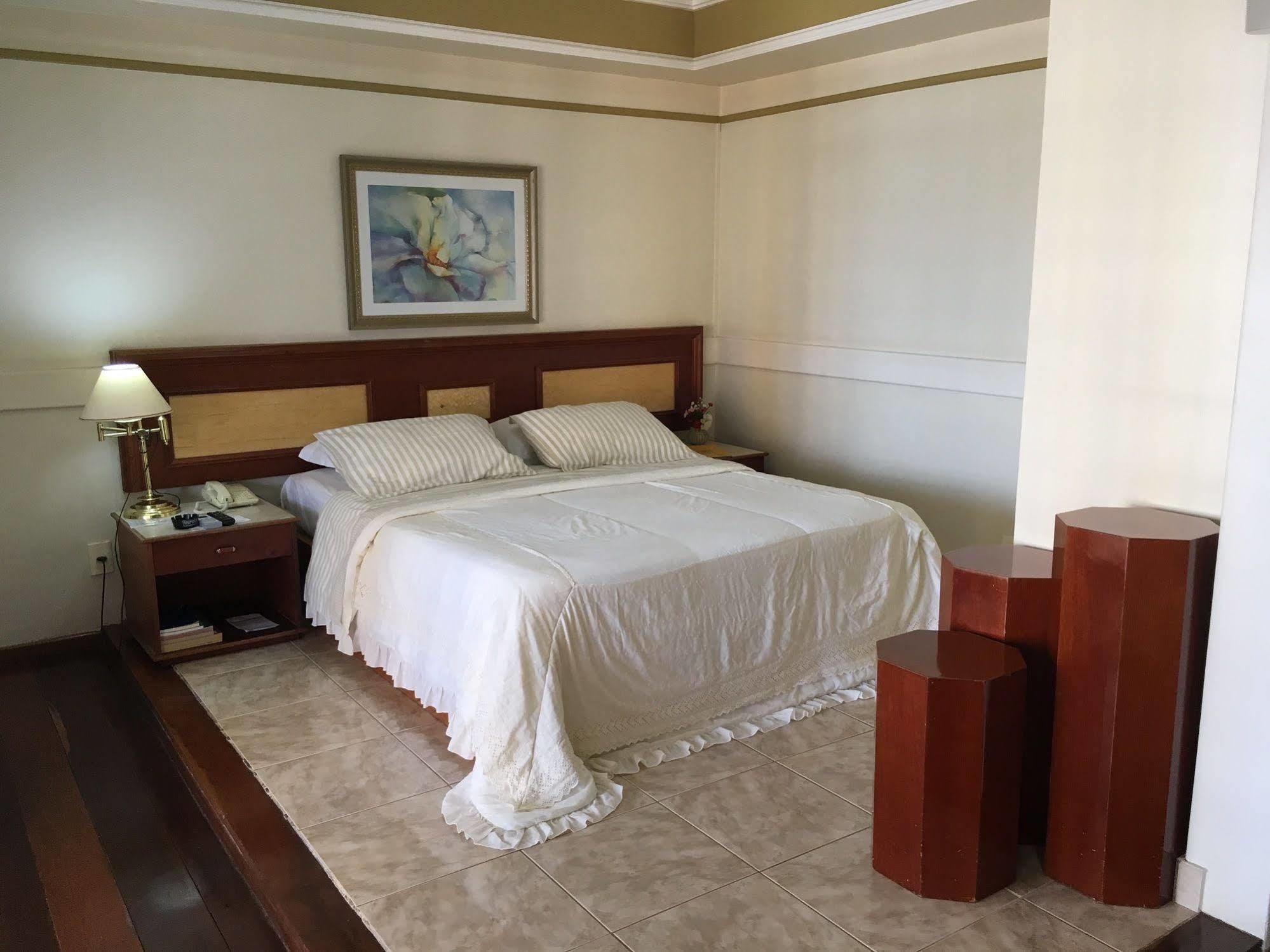 Tamareiras Park Hotel อูเบราบา ภายนอก รูปภาพ