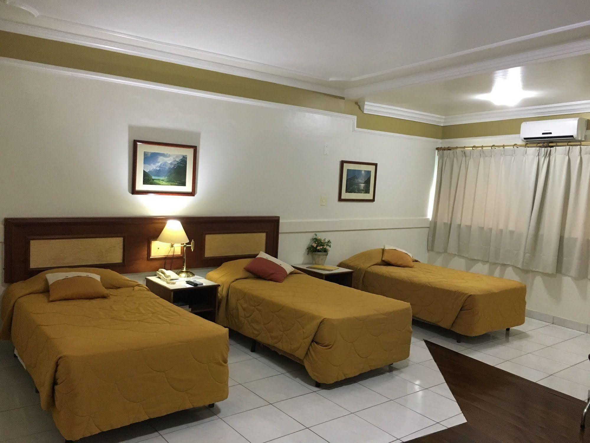 Tamareiras Park Hotel อูเบราบา ภายนอก รูปภาพ