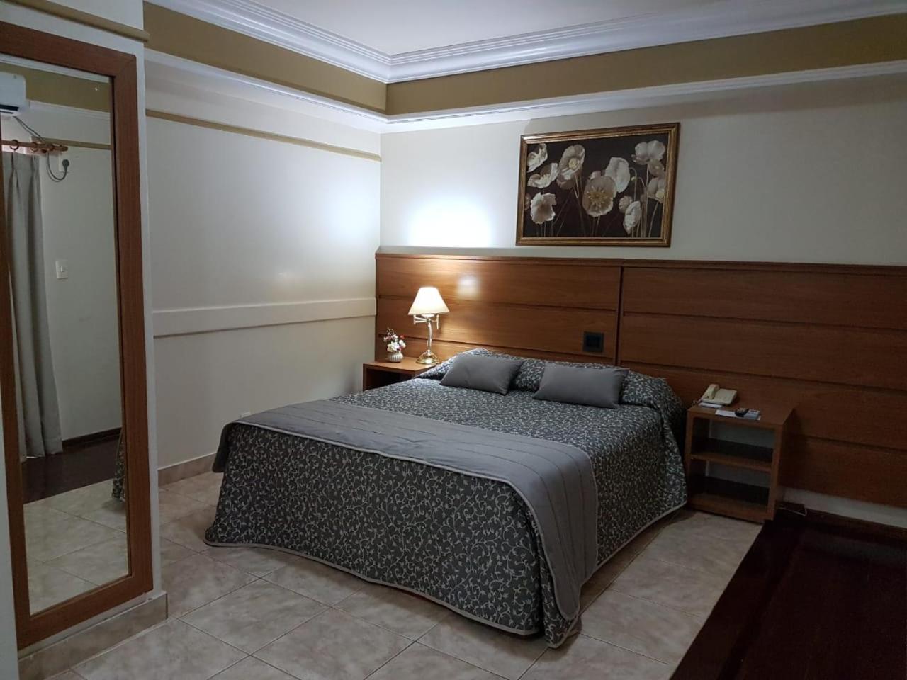 Tamareiras Park Hotel อูเบราบา ภายนอก รูปภาพ