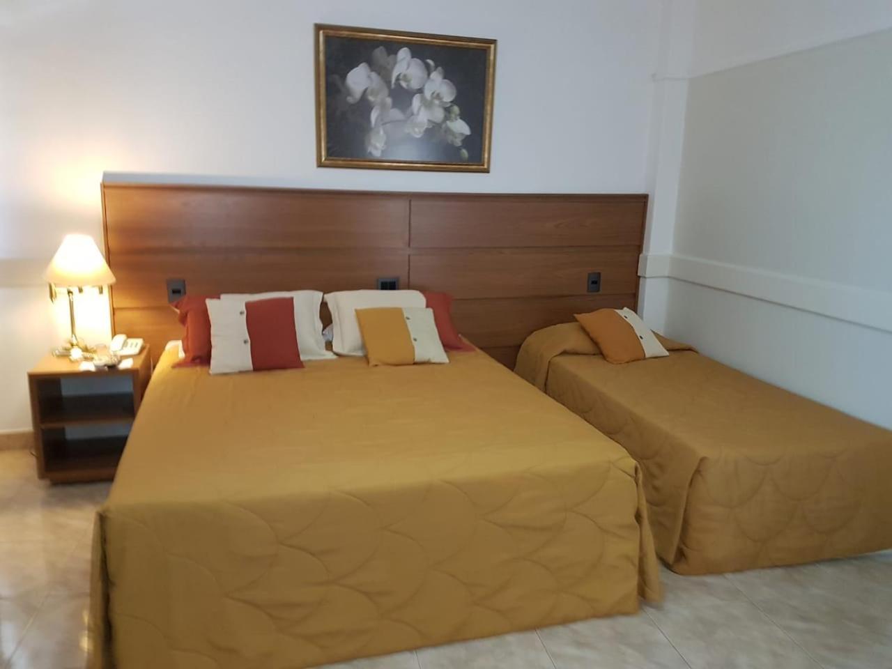 Tamareiras Park Hotel อูเบราบา ภายนอก รูปภาพ